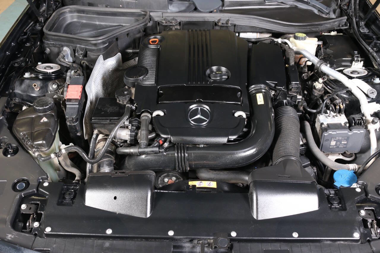 Used 2014 Mercedes-Benz SLK 250 w/ Premium Package image 10