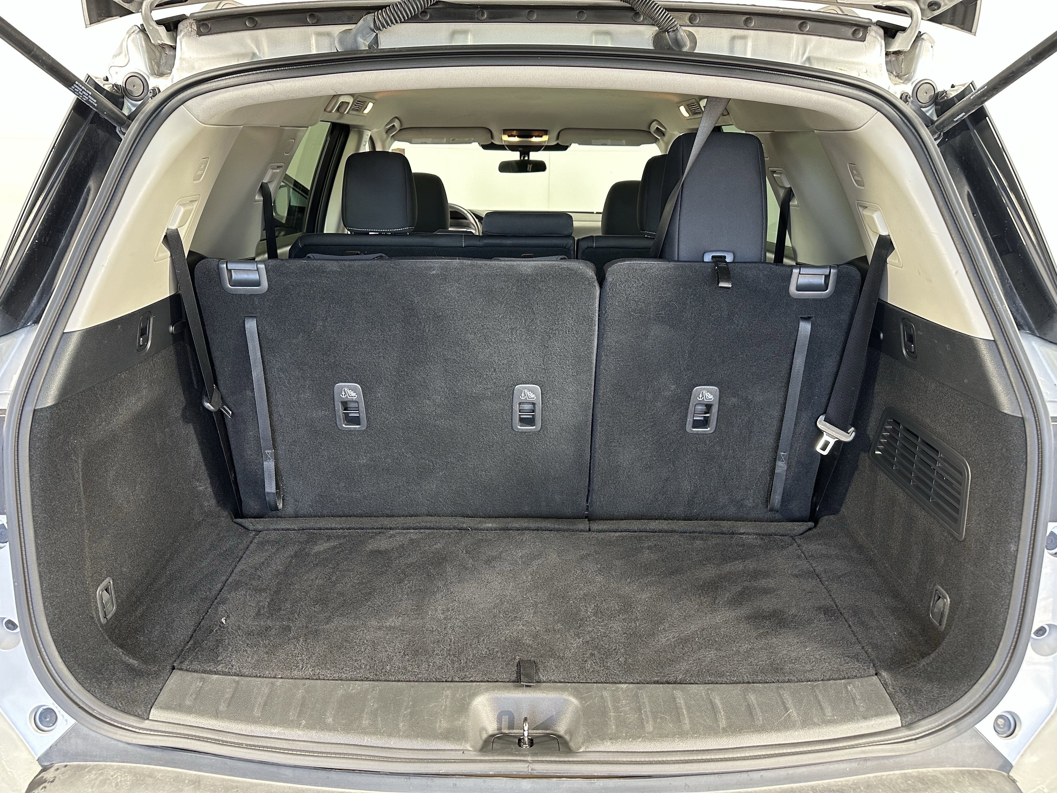 Used 2023 Nissan Pathfinder SV image 15