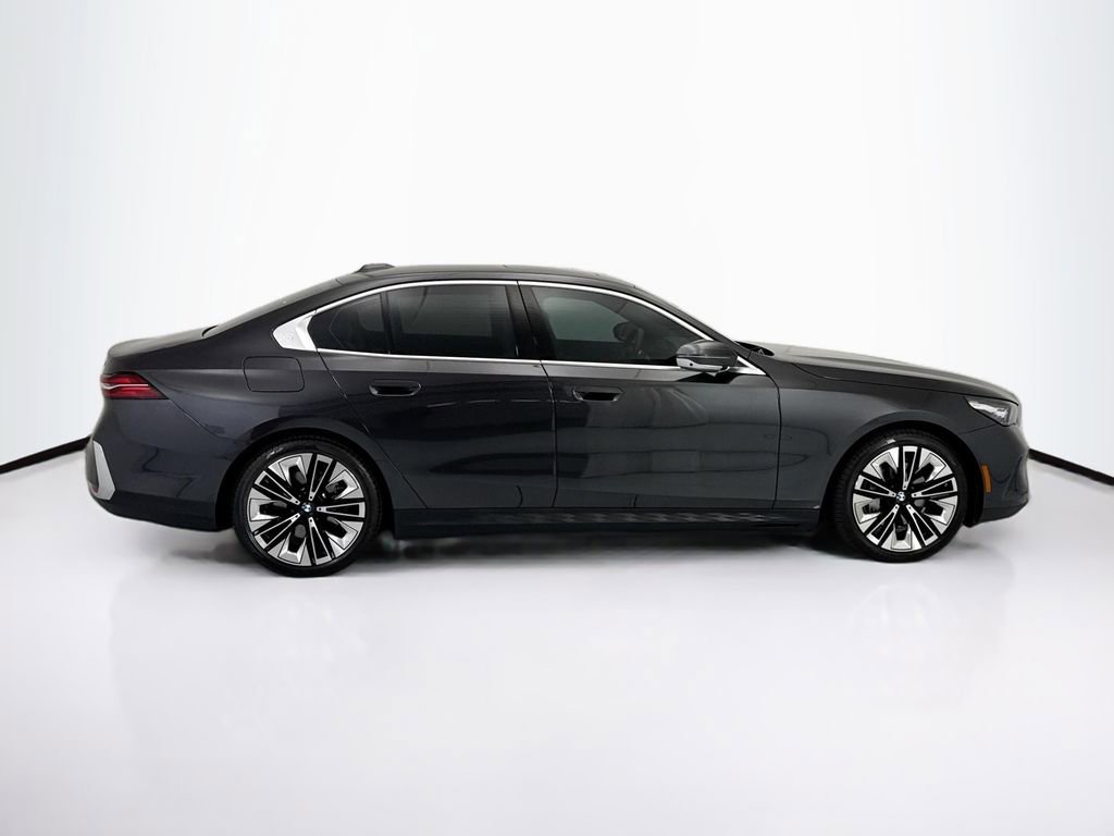 Certified 2026 BMW i5 eDrive40 w/ Premium Package RWD image 4