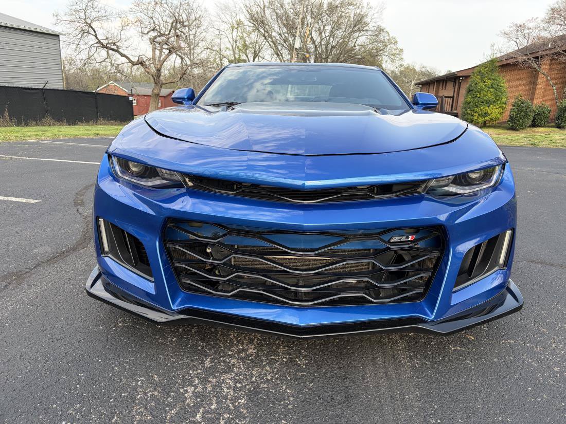 Used 2018 Chevrolet Camaro ZL1 RWD image 4