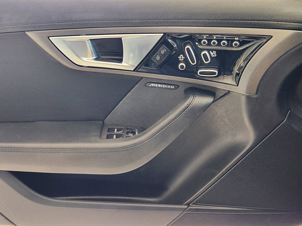 Used 2015 Jaguar F-TYPE S image 28