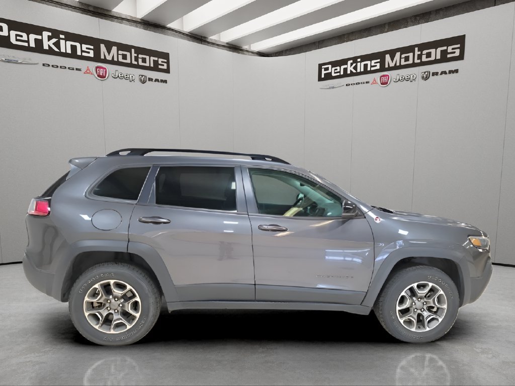 Used 2022 Jeep Cherokee Trailhawk w/ Premium Leather Package AWD/4WD image 6