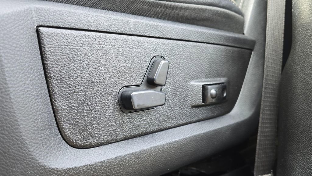 Used 2020 RAM 3500 Laramie image 28