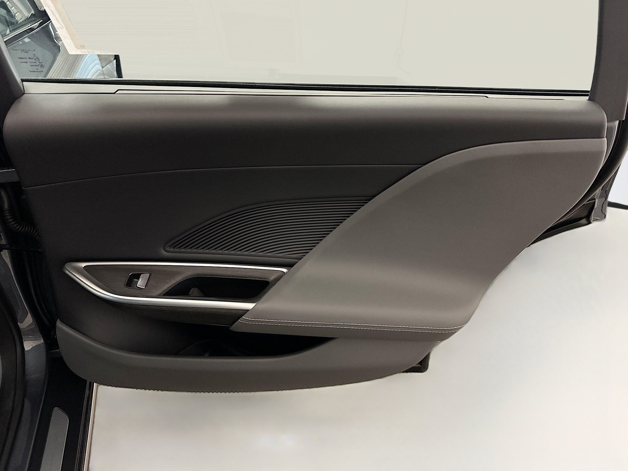 Used 2024 Lucid Air Touring AWD/4WD image 33