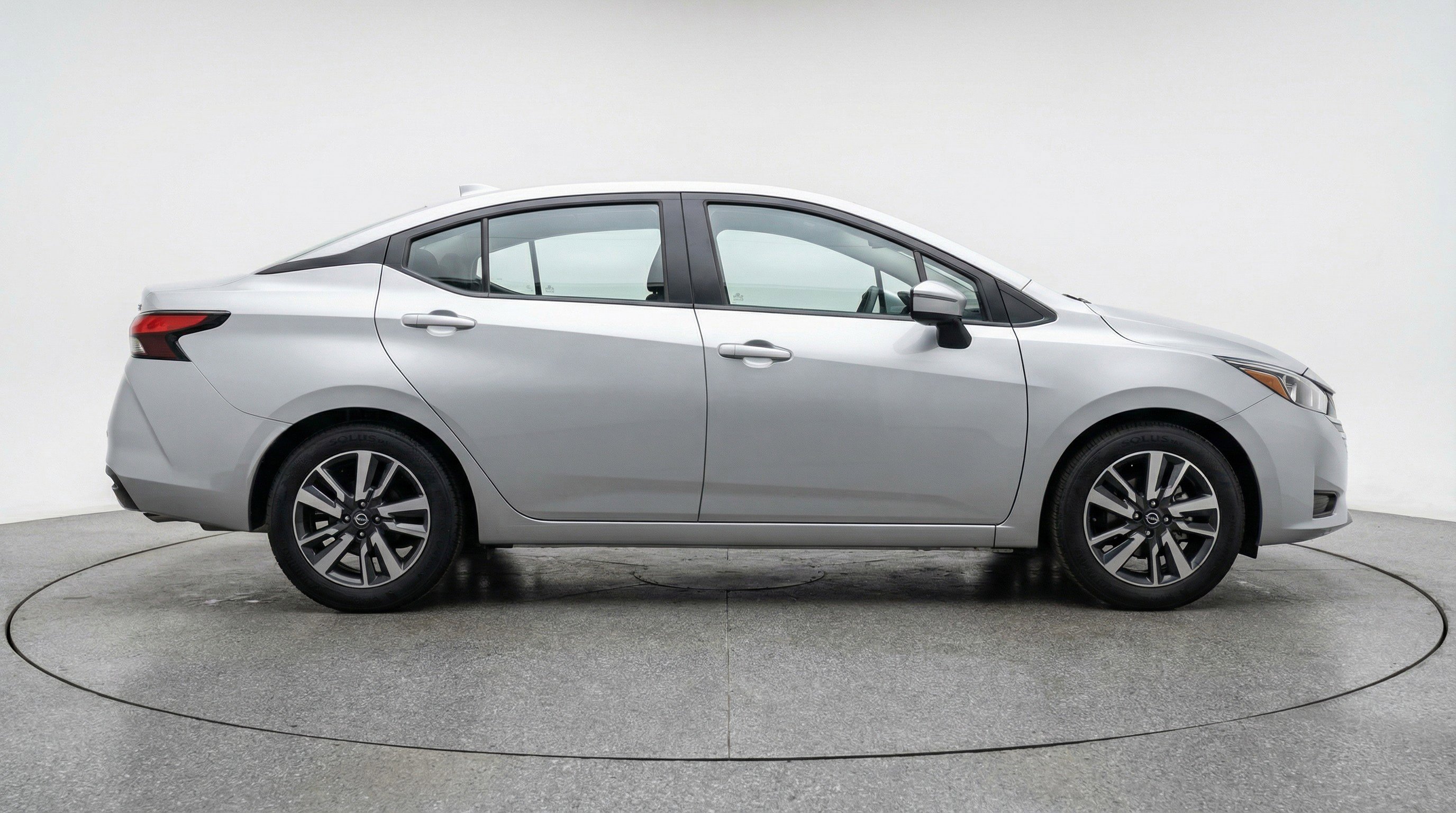 Used 2025 Nissan Versa SV image 11