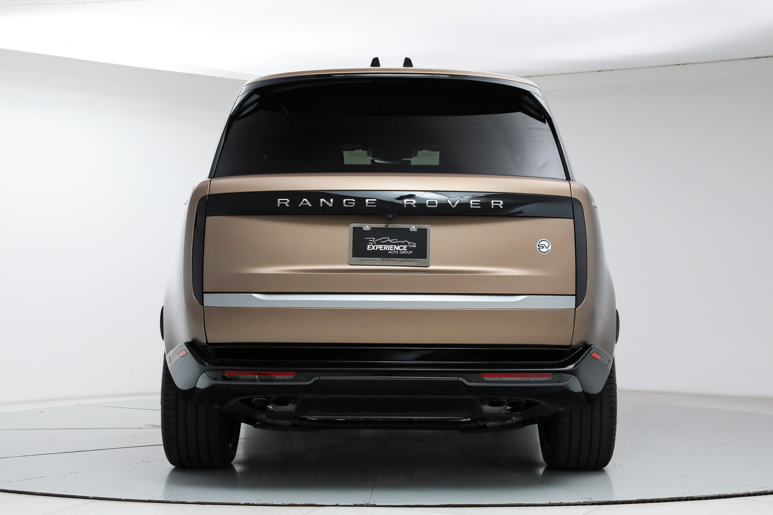 Used 2023 Land Rover Range Rover SV AWD/4WD image 4
