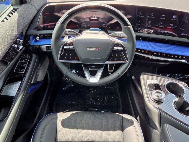 New 2027 Cadillac Optiq V w/ Deep Ocean Design Edition AWD/4WD image 18