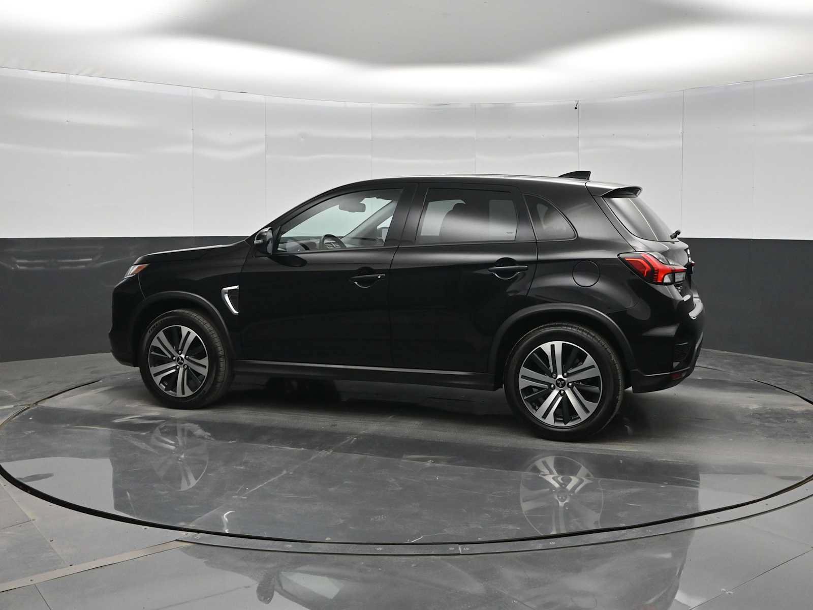 Used 2022 Mitsubishi Outlander Sport SE FWD image 5