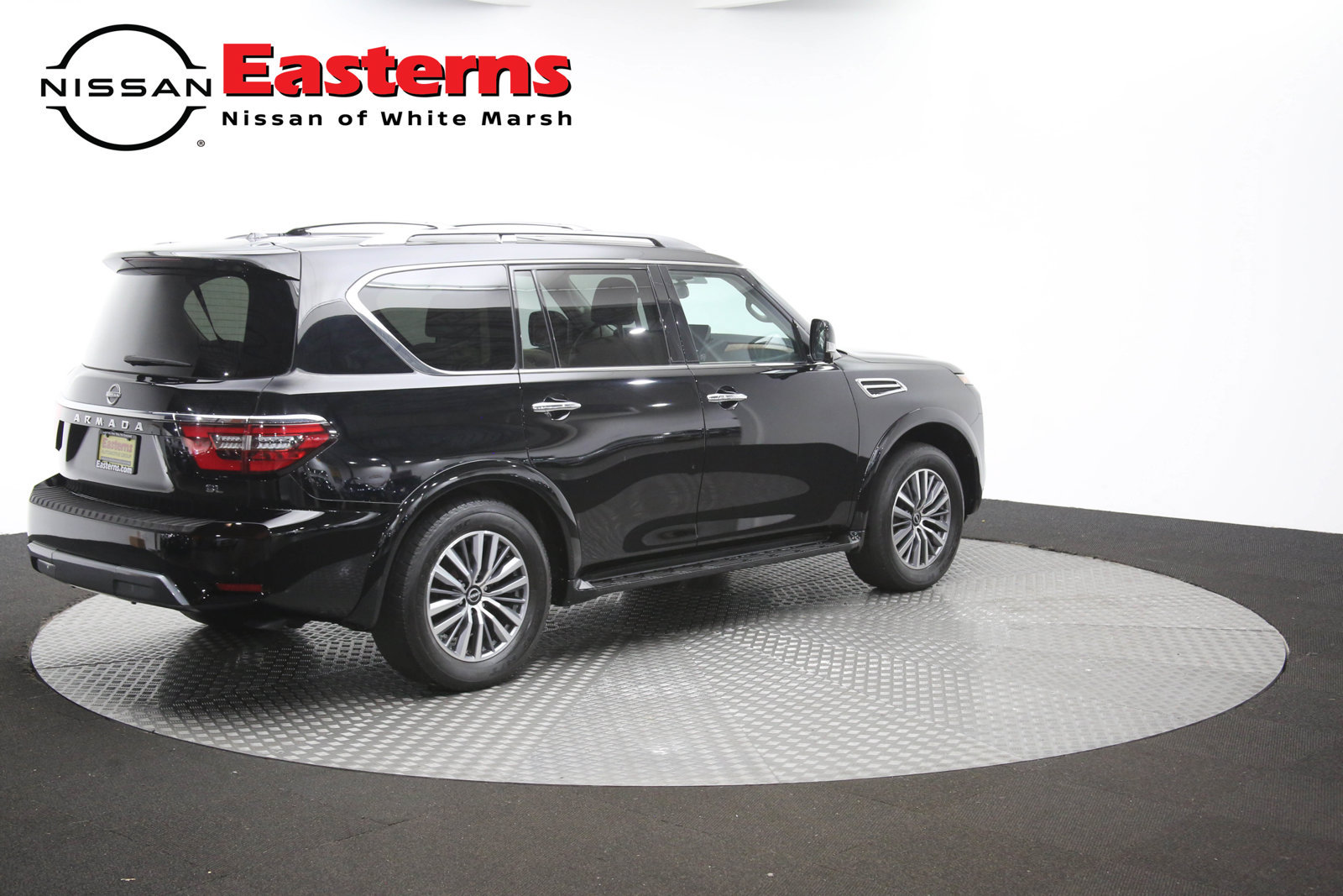 Used 2023 Nissan Armada SL w/ Captain's Chairs Package AWD/4WD image 43