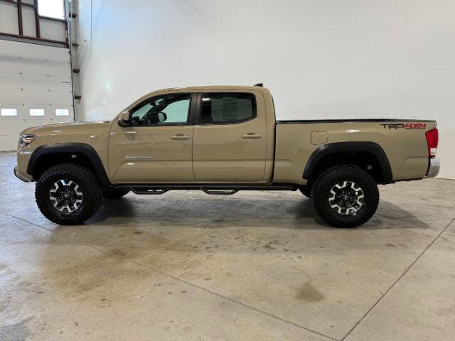 Used 2016 Toyota Tacoma TRD Off-Road w/ Towing Package image 12