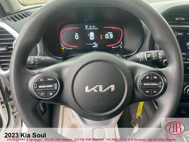 Used 2023 Kia Soul LX w/ LX Technology Package FWD image 13