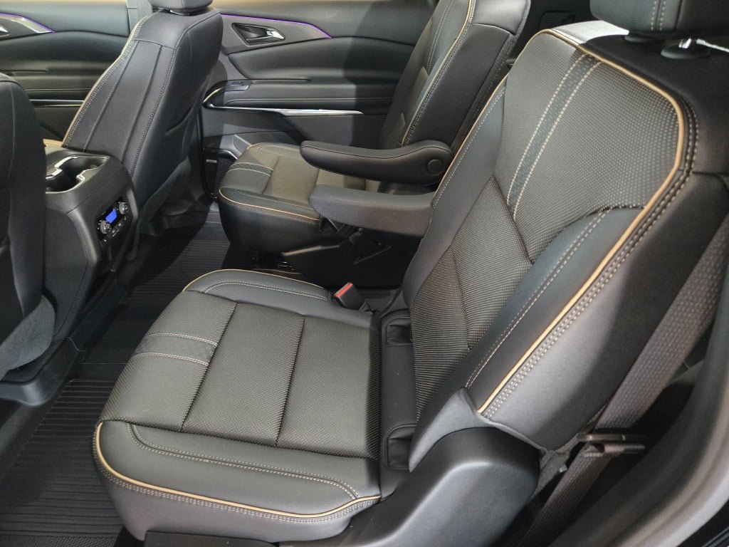 Used 2026 Chevrolet Traverse High Country w/ LPO, Floor Liner Package AWD/4WD image 19