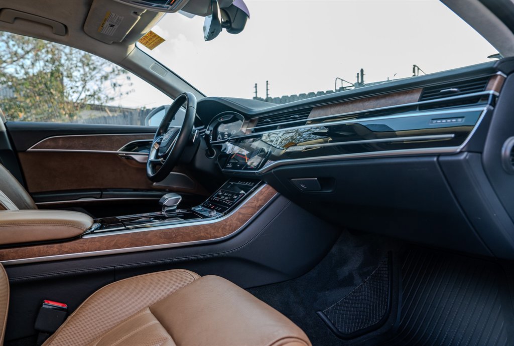 Used 2020 Audi A8 L 4.0T w/ Executive Package image 33