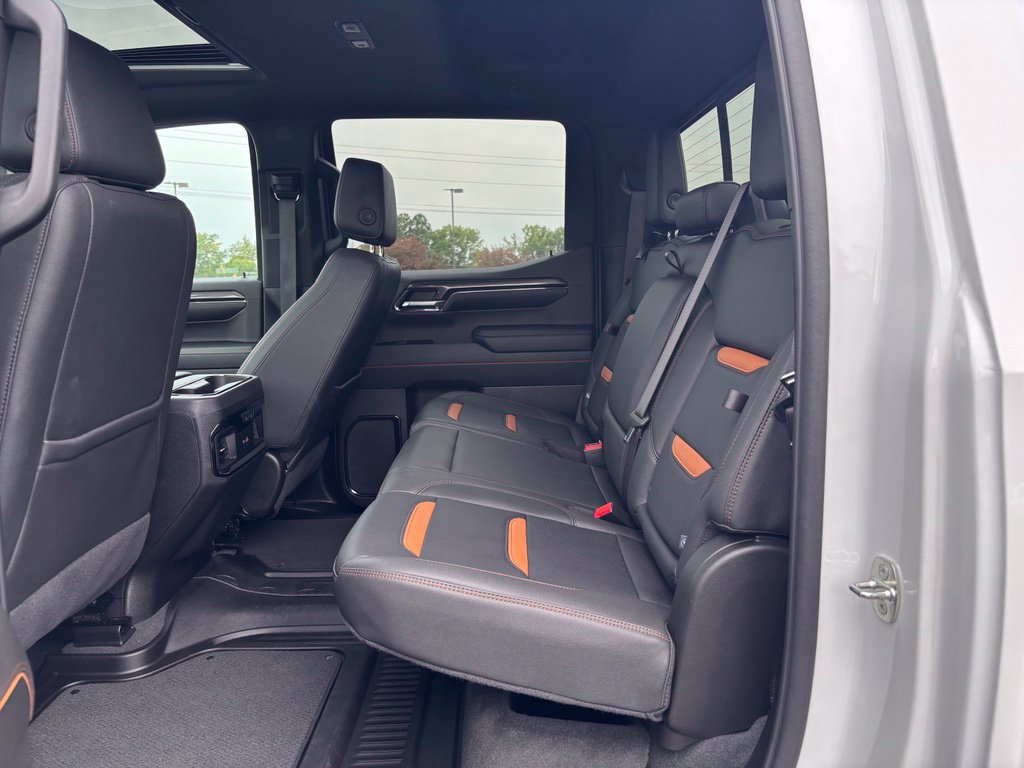 Used 2024 GMC Sierra 1500 AT4 w/ Technology Package AWD/4WD image 18
