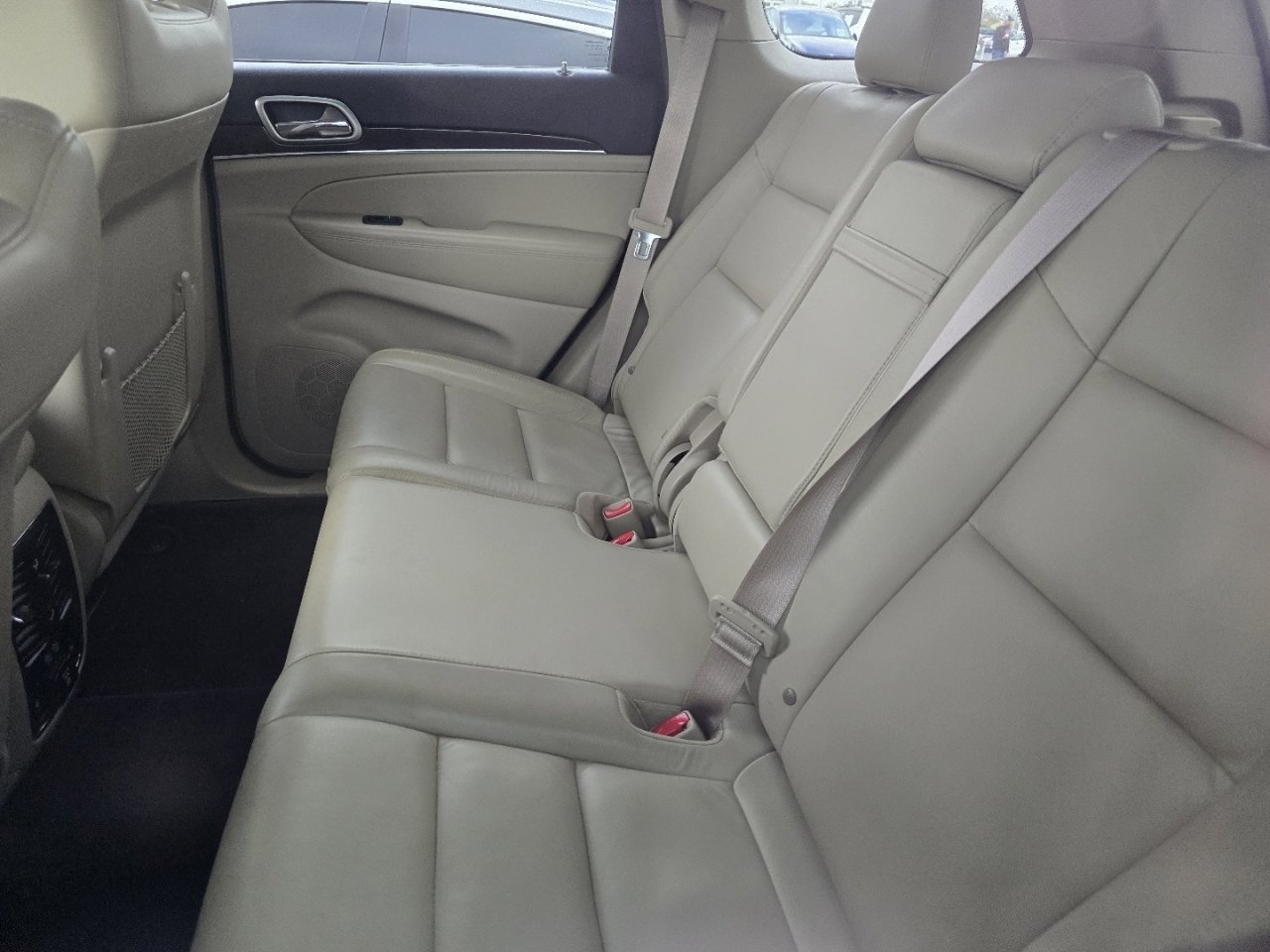 Used 2018 Jeep Grand Cherokee Limited image 15