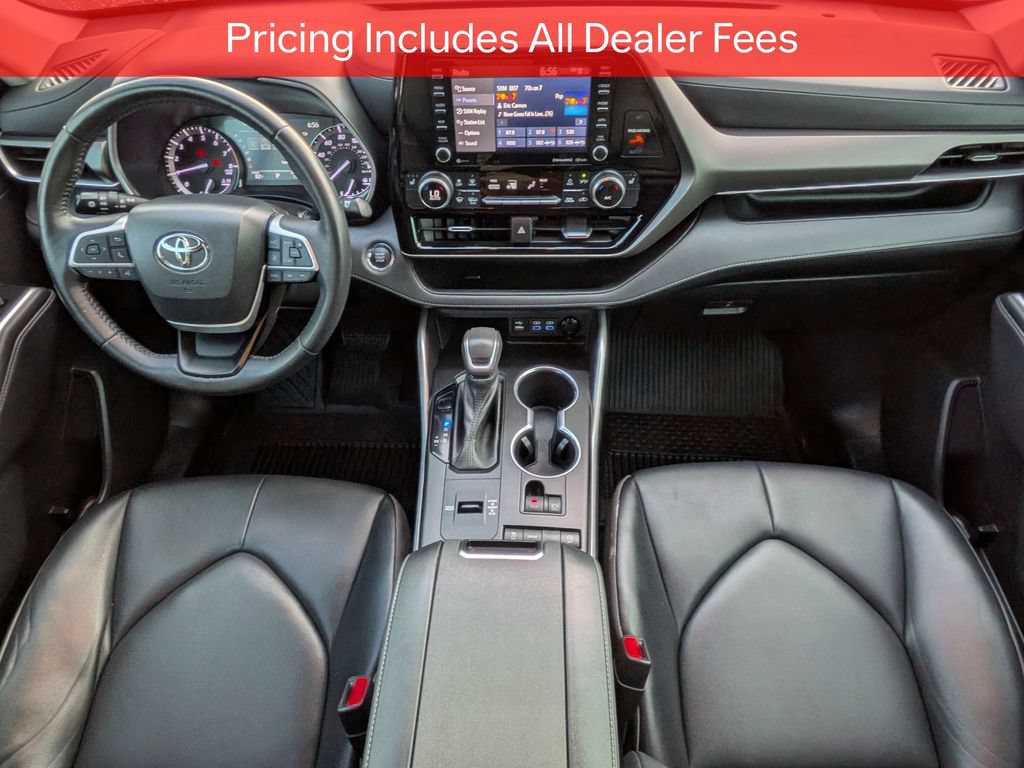 Used 2022 Toyota Highlander XLE FWD image 17