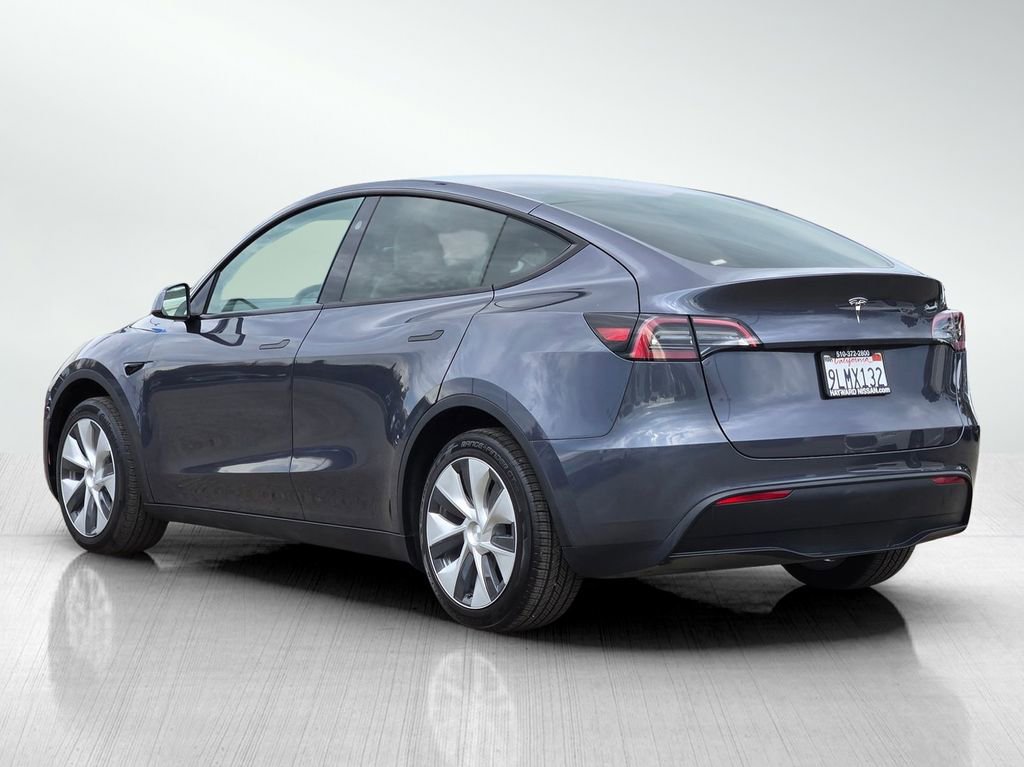 Used 2023 Tesla Model Y 2WD image 6