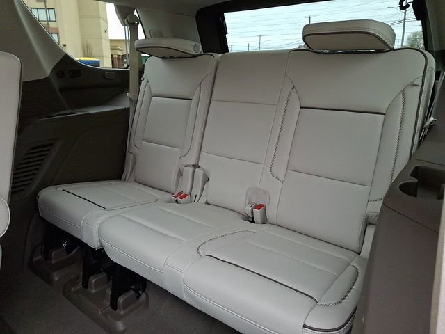 Used 2024 GMC Yukon Denali w/ Denali Reserve Package image 11