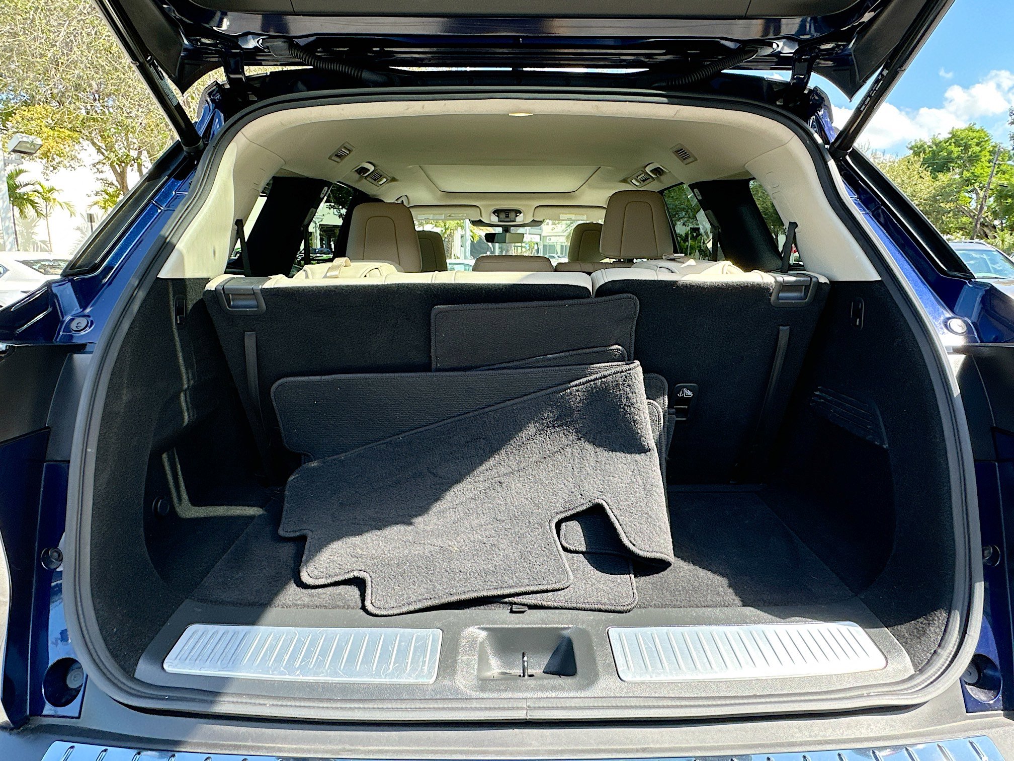 Used 2023 INFINITI QX60 Luxe w/ Cargo Package image 27