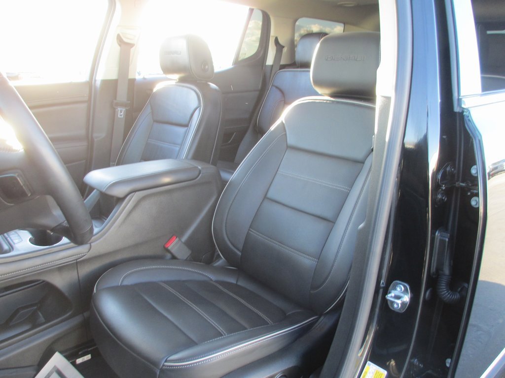 Certified 2023 GMC Acadia Denali w/ Denali Ultimate Package image 19