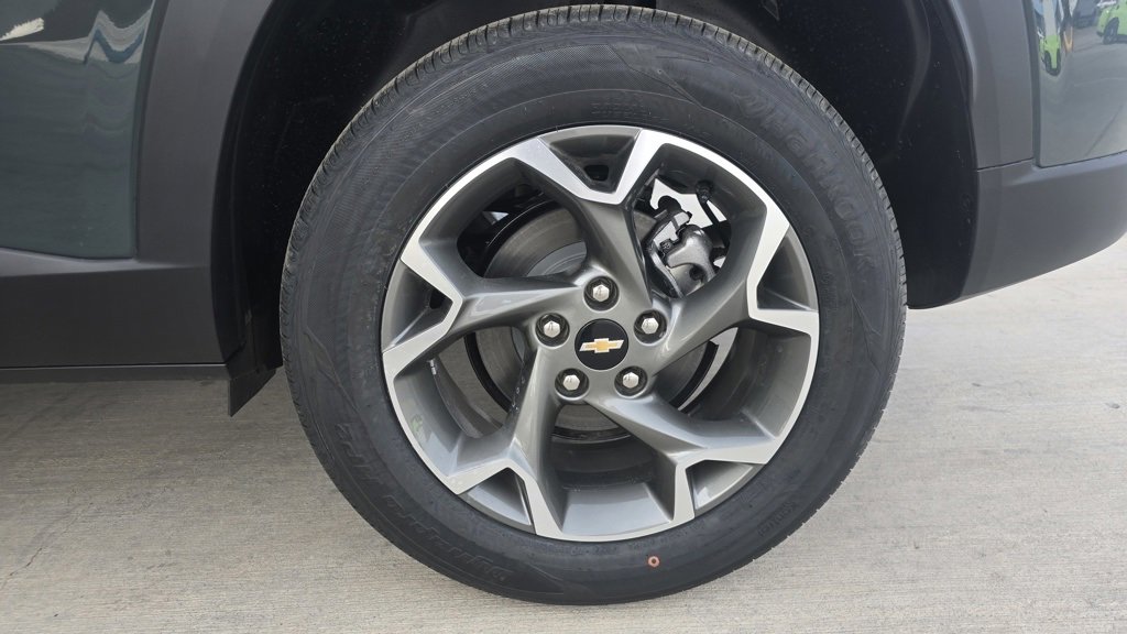 New 2025 Chevrolet Trax LT w/ Driver Confidence Package image 12