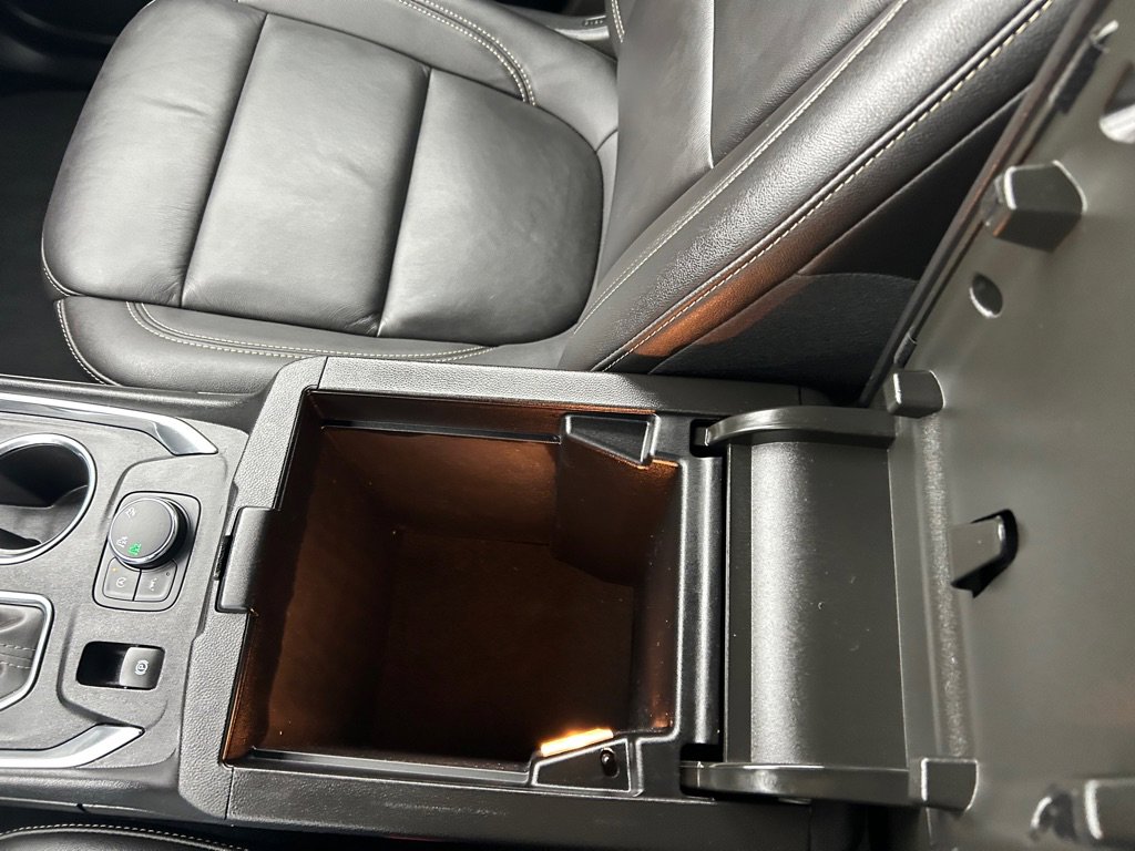 Used 2023 Chevrolet Traverse LT image 52