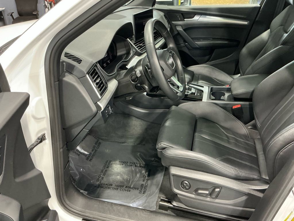 Used 2025 Audi Q5 2.0T Premium image 2