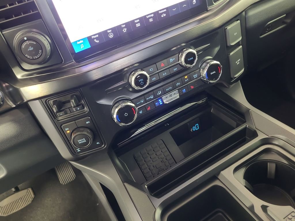 New 2026 Ford F350 Lariat w/ Black Appearance Package image 17