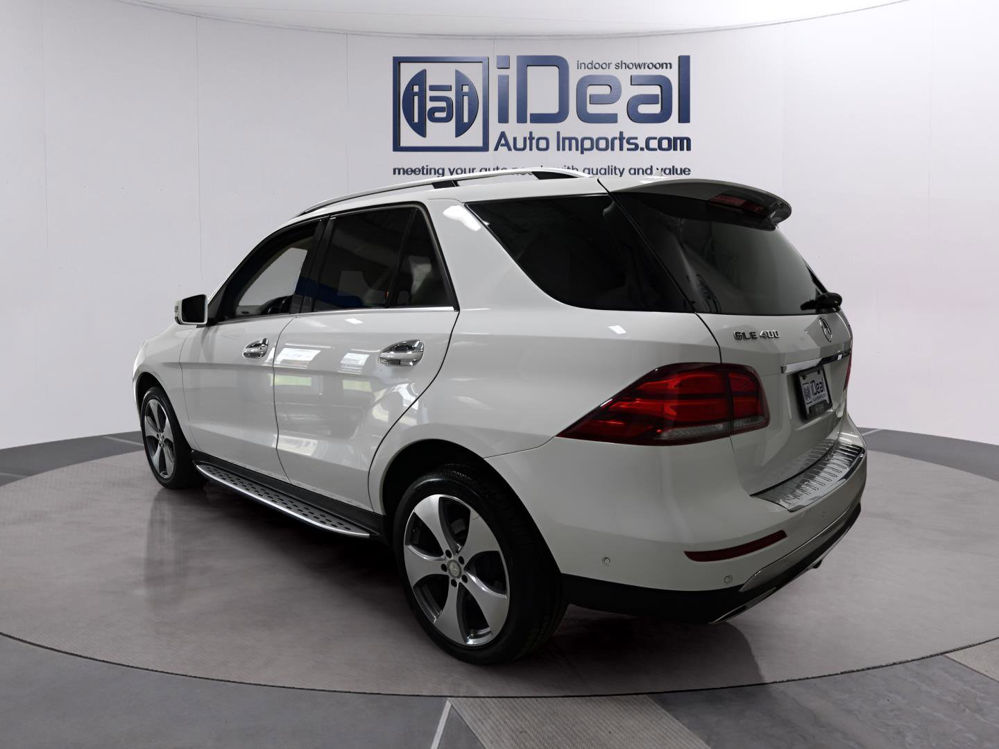 Used 2019 Mercedes-Benz GLE 400 4MATIC w/ Premium 1 Package image 3