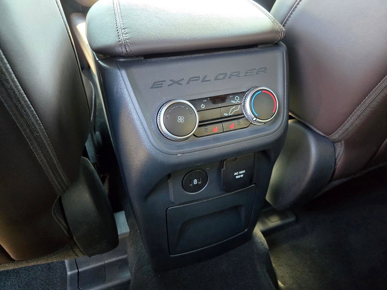 Used 2025 Ford Explorer Platinum w/ LUX Leather Package image 10