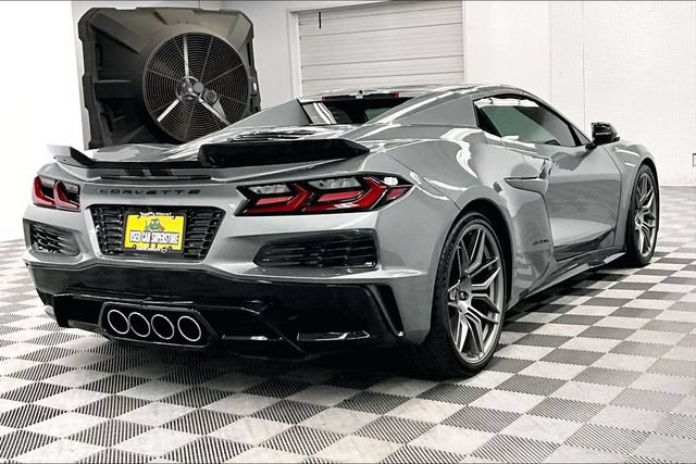 Used 2024 Chevrolet Corvette Z06 RWD image 12
