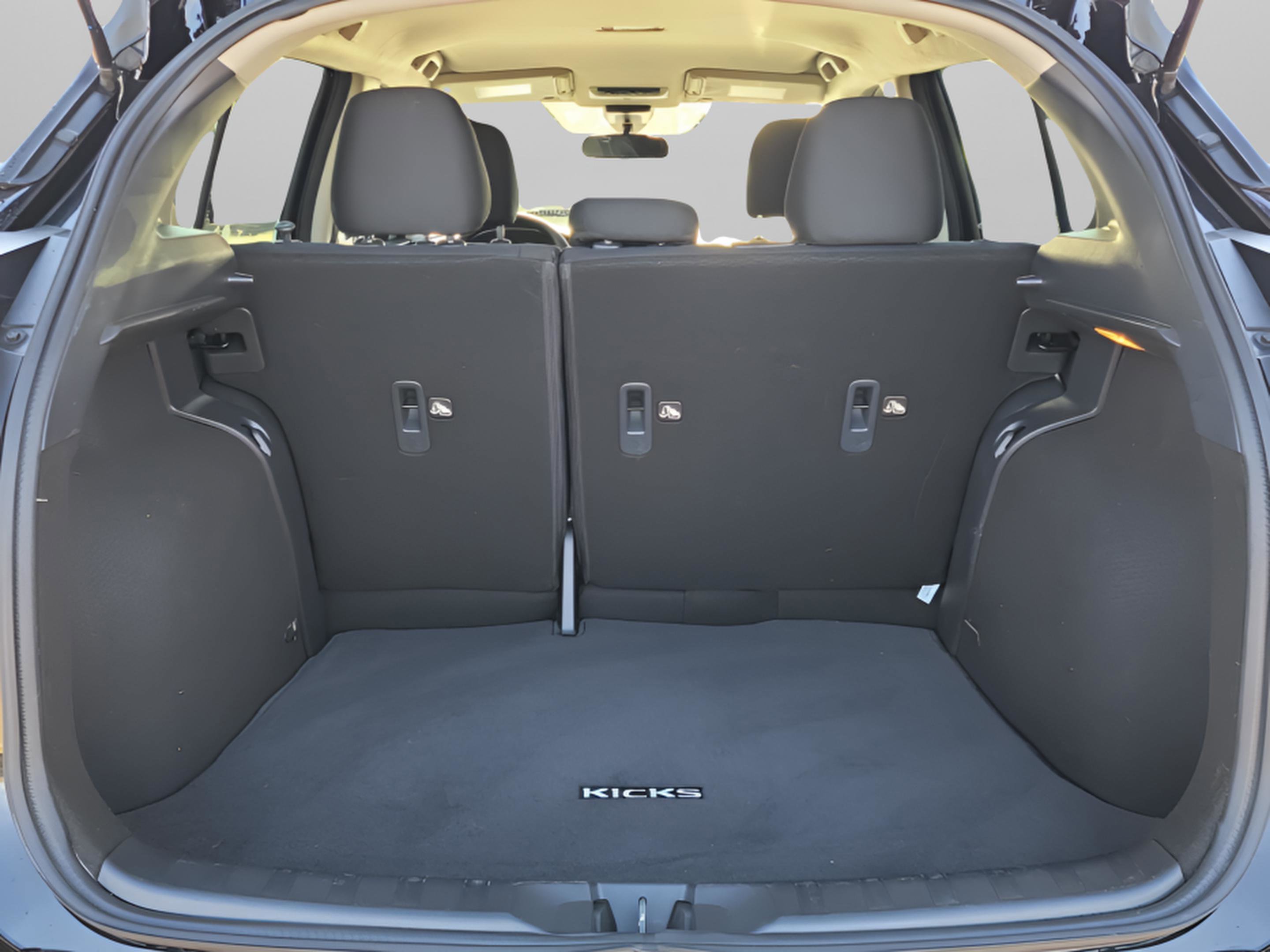 Certified 2024 Nissan Kicks S image 10