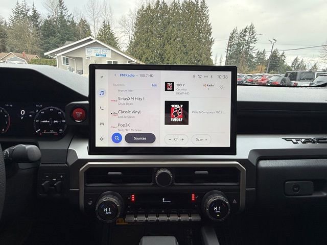 Used 2024 Toyota Tacoma TRD Off-Road w/ TRD Off Road Premium Package AWD/4WD image 19