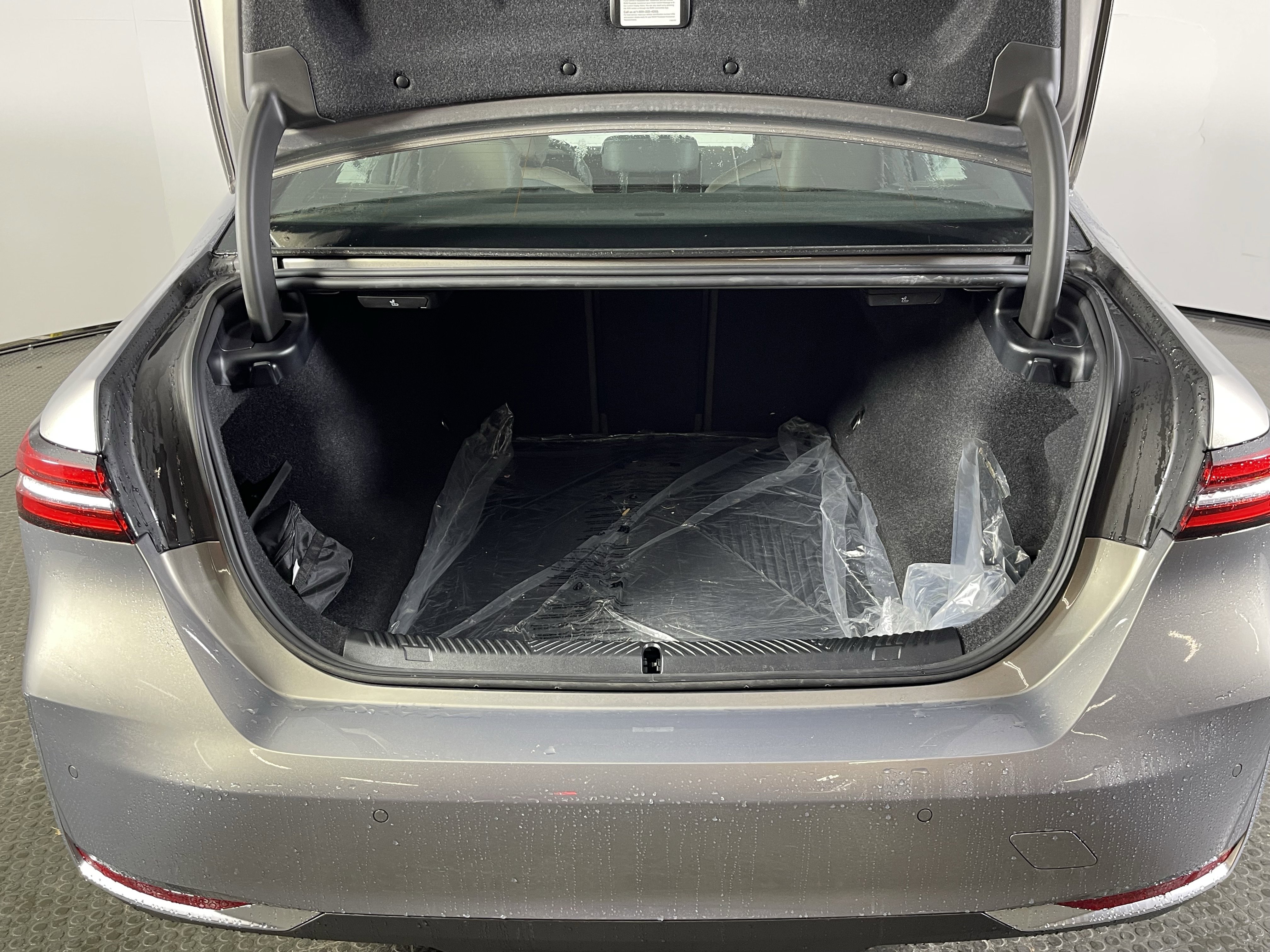 Certified 2026 BMW 530i xDrive w/ Premium Package image 8