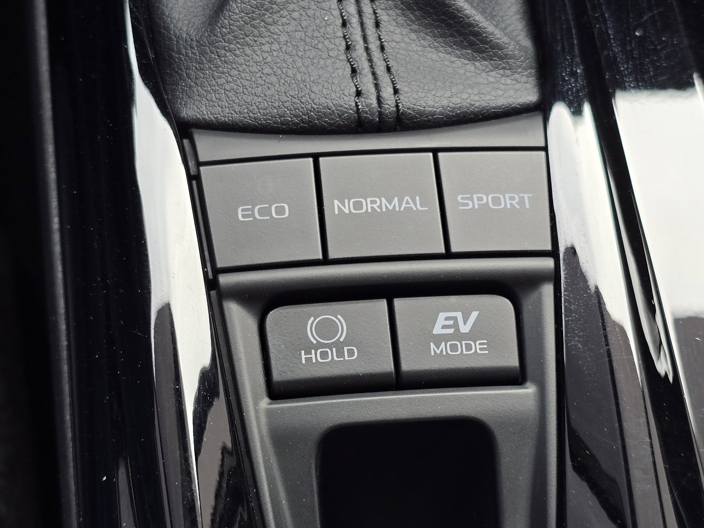 Used 2025 Toyota Camry XSE image 12