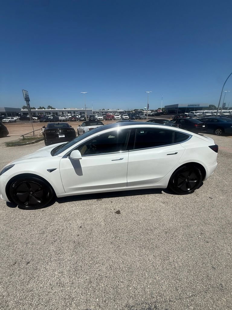 Used 2019 Tesla Model 3 Standard Range Plus RWD image 4