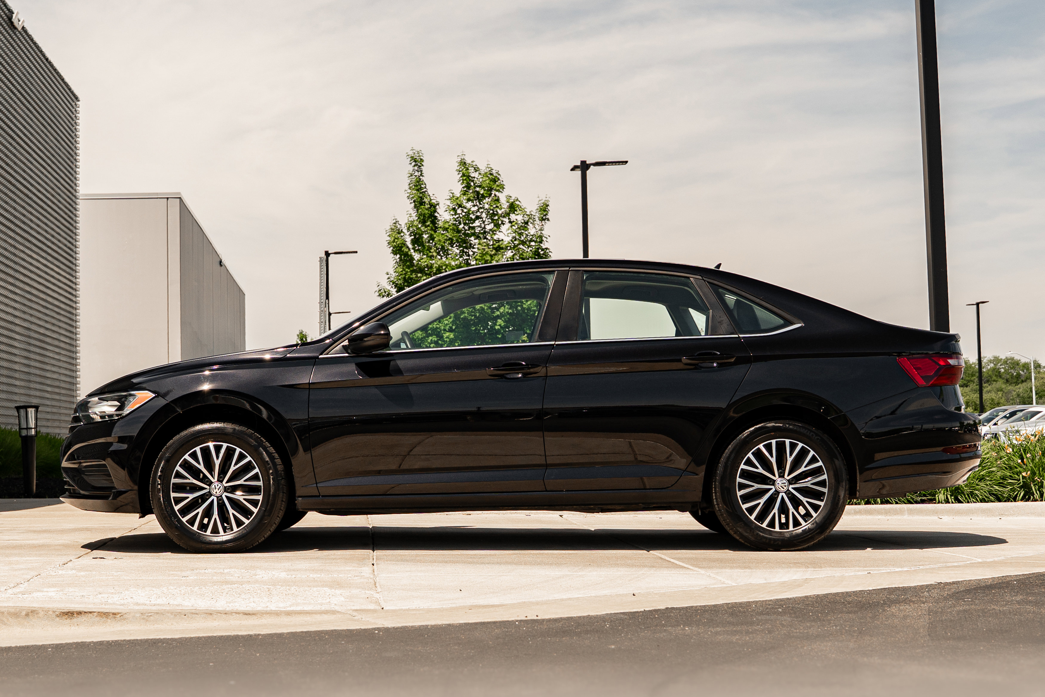 Used 2021 Volkswagen Jetta SE FWD image 5
