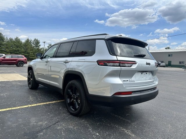New 2025 Jeep Grand Cherokee L Altitude image 3