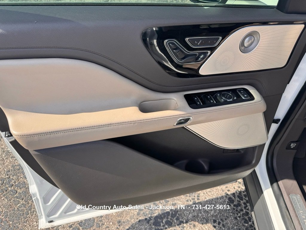 Used 2020 Lincoln Aviator Reserve w/ Equipment Group 202A AWD/4WD image 23