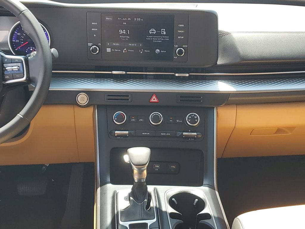 Used 2024 Kia Carnival LX FWD image 15