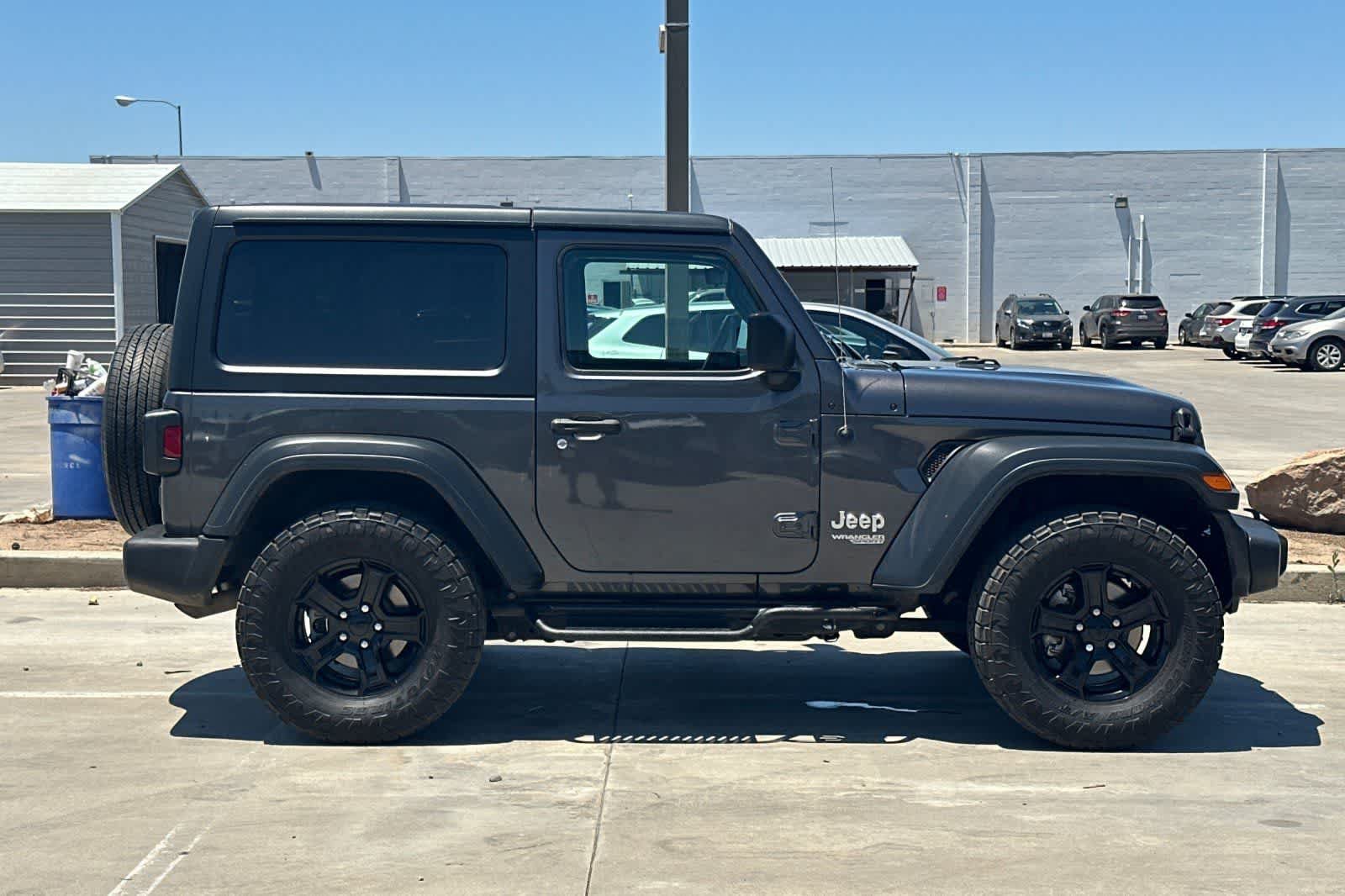 Used 2018 Jeep Wrangler Sport AWD/4WD image 9