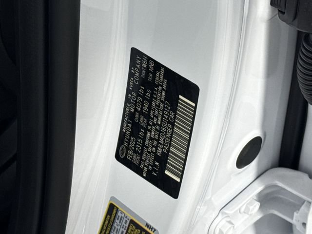 Used 2025 Hyundai Elantra Hybrid FWD image 51