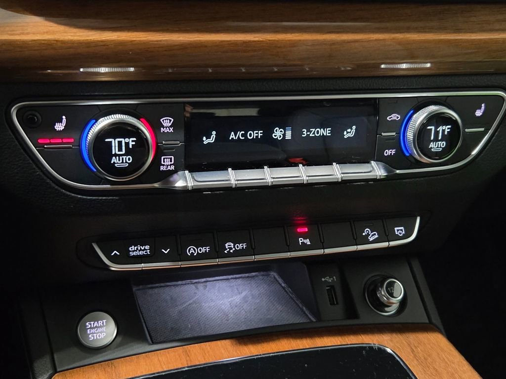 Used 2022 Audi Q5 2.0T Premium w/ Convenience Package image 4