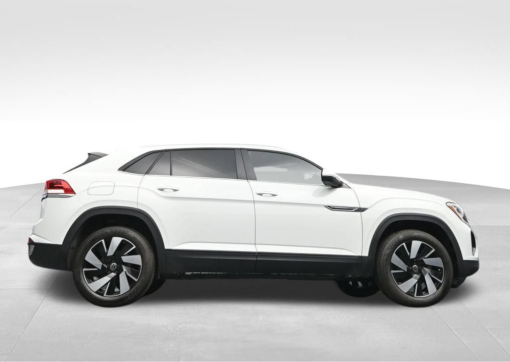 Used 2025 Volkswagen Atlas Cross Sport SE FWD image 42