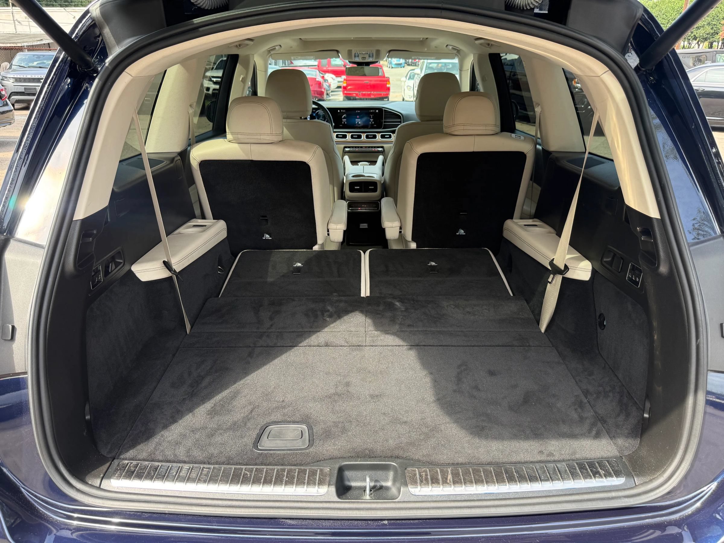 Used 2022 Mercedes-Benz GLS 450 4MATIC image 12