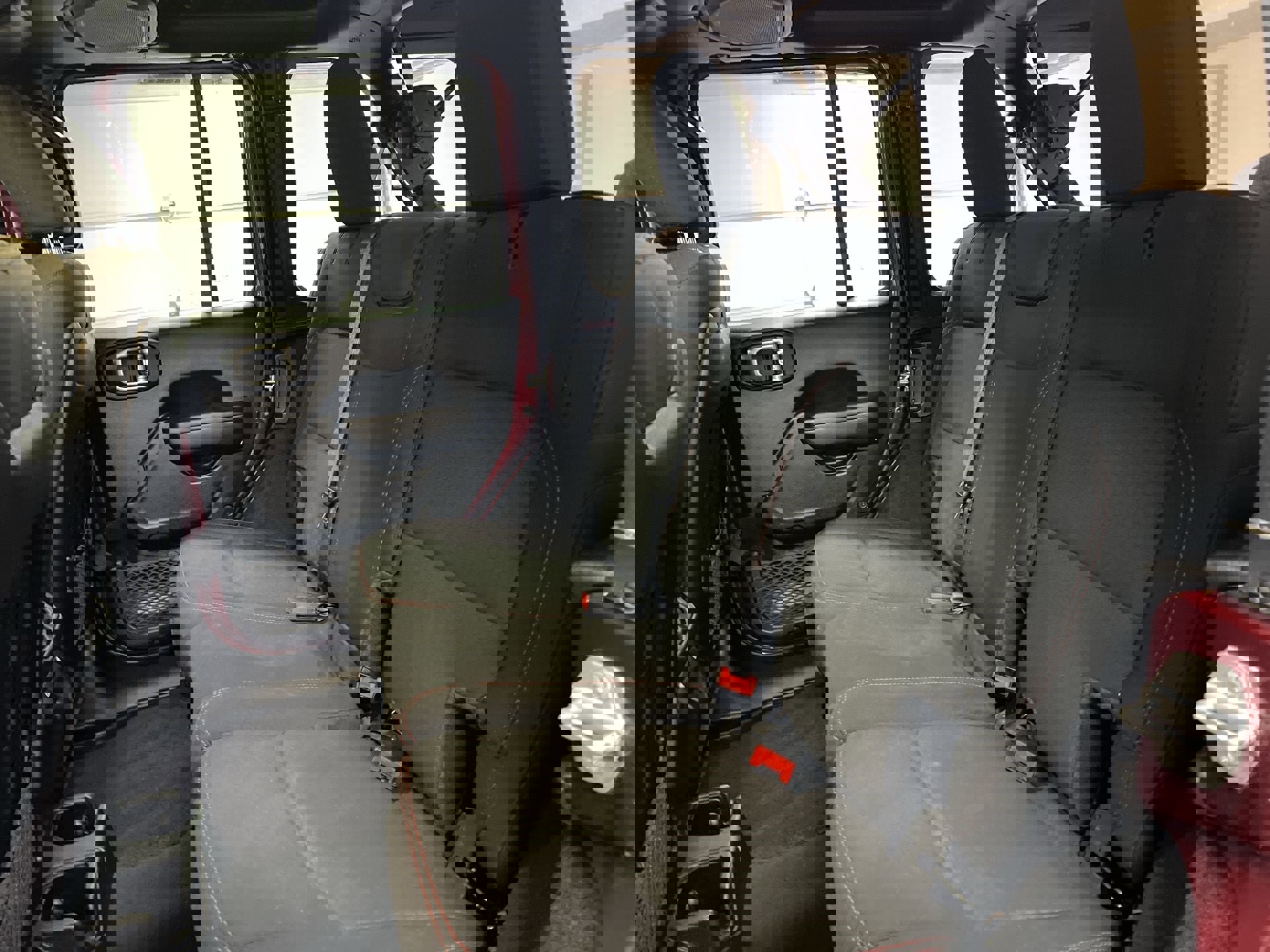 Used 2022 Jeep Wrangler Unlimited Rubicon w/ Cold Weather Group image 60