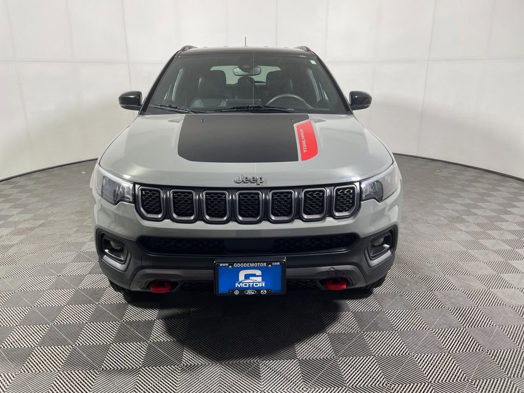 Used 2024 Jeep Compass Trailhawk AWD/4WD image 3