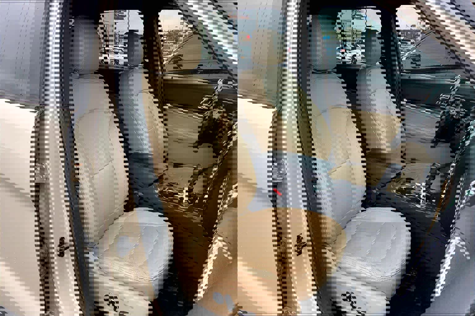 Used 2017 Ford Explorer Limited w/ Equipment Group 301A image 8