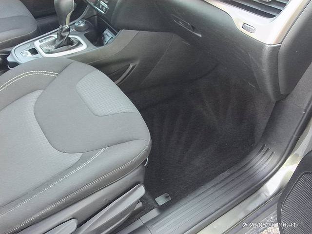 Used 2015 Jeep Cherokee Latitude AWD/4WD image 18