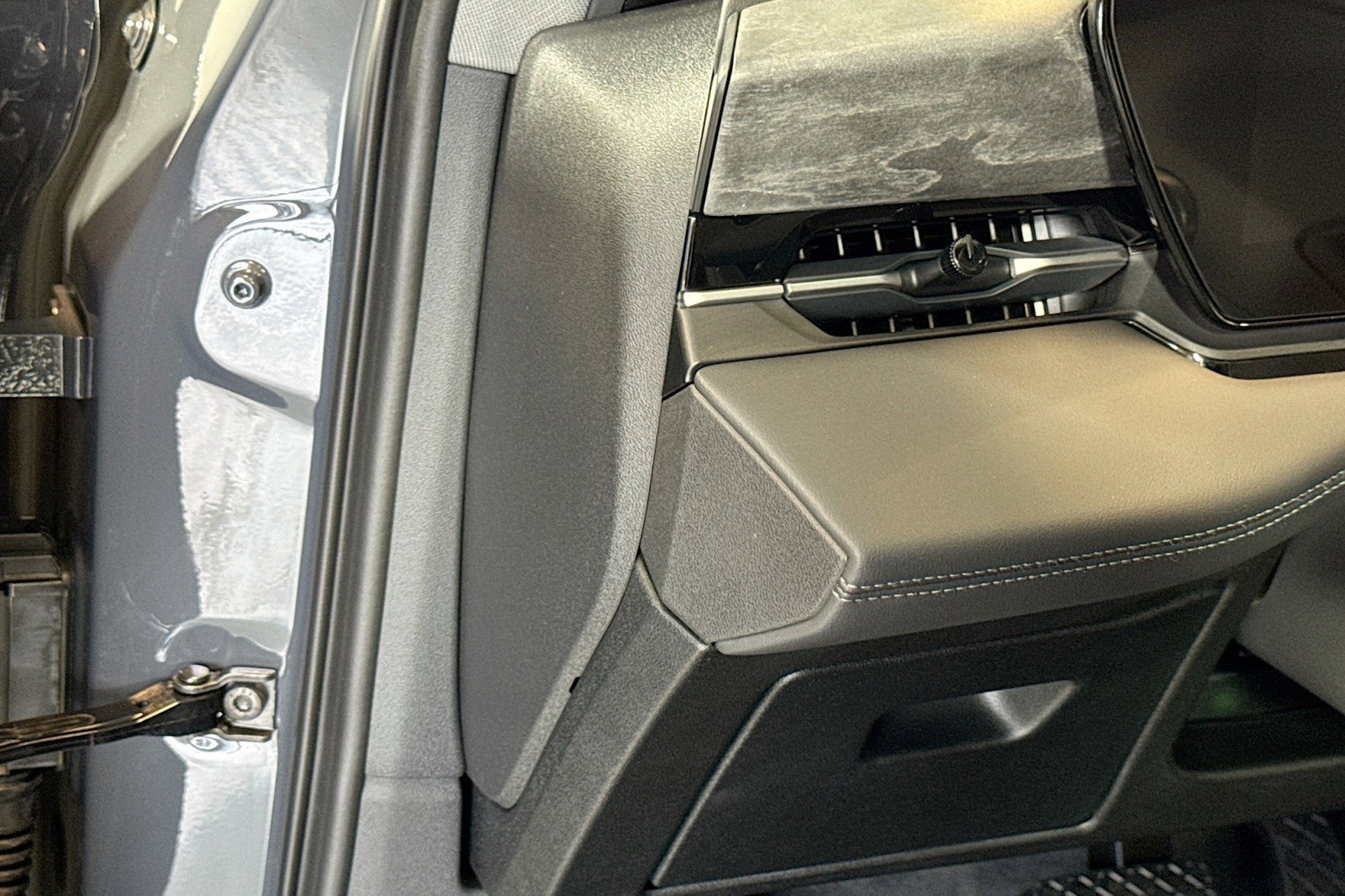 Used 2025 Audi A6 e-tron Premium Plus w/ Premium Plus image 10